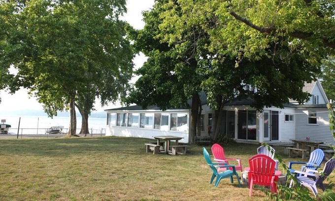 Beulah Cottage | Lil's on the Lake - On Crystal Lake, Dog-Friendly, and Short Walk to Downtown Beulah!