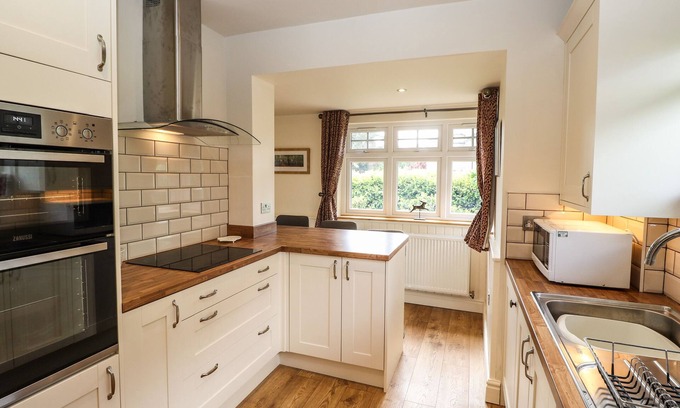 Windermere Cottage | Lilac Cottage