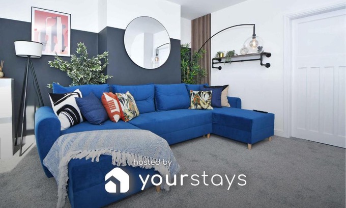 Crewe House | Lily House by YourStays - Cosy 3 Bedroom House in Crewe
