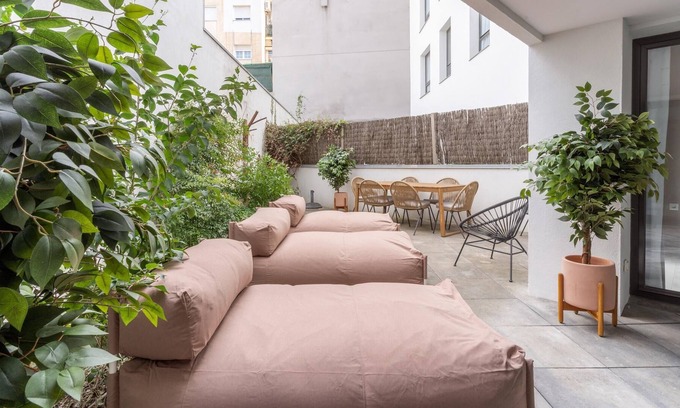Hostafrancs Apartment | limehome Barcelona Rector Triadó|2-BR Apt+terrace