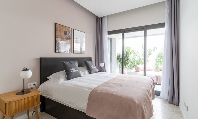 Hostafrancs Apartment | Limehome Barcelona Rector Triadó