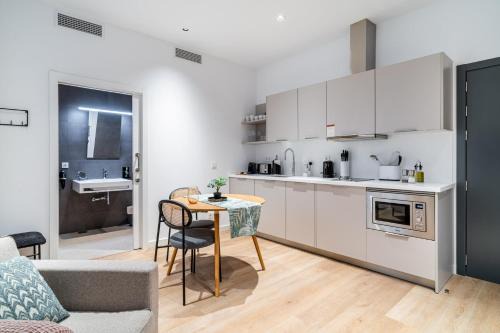 Cruz Roja-Capuchinos Apartment | Limehome Sevilla Ronda de Capuchinos