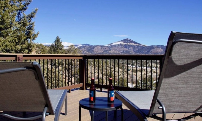 Florissant House | Limited-Time Relaunch Discounts – 5★ Mountain View Ranch & Equine Retreat