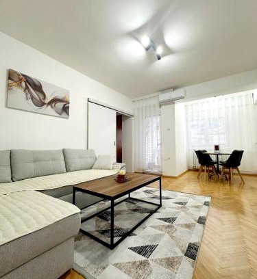 Centar Apartment | Lina's Apartment -Modern & Cozy Central Skopje