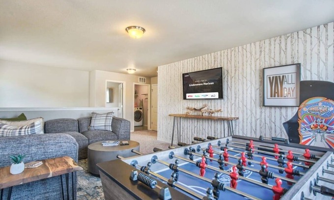 Woodmoor House | Lindenmere Horizon! Game Loft, Fire Pit, & WiFi