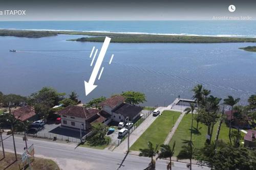 Barra do Itapocu House | LINDO SOBRADO COM 7 QUARTOS NA BARRA DO ITAPOCU