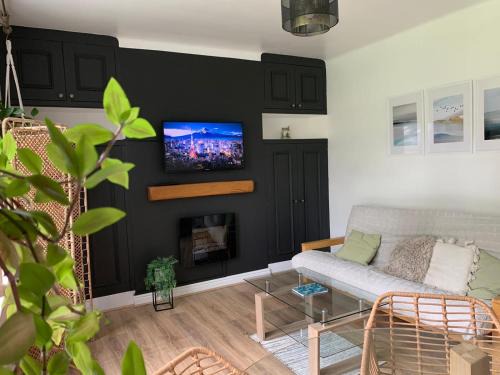 Sefton Park Apartment | Linnet House - Relaxing - Leafy - Whole Apt- 2 Bed