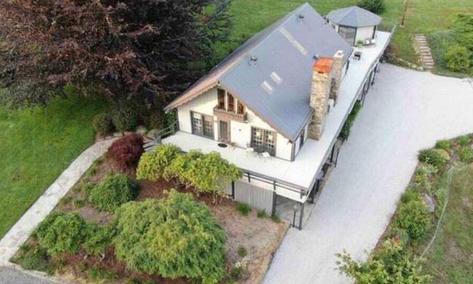 Bouvet Island Ski Chalet | LINVILLE 4 BR 3 BA Château Mountain Home on Wedding Venue,10 Acre Farm,Hot Tub