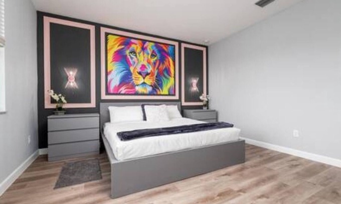 Survey Creek House | Lion Lionel Prestige Luxury Townhome 2 Masters