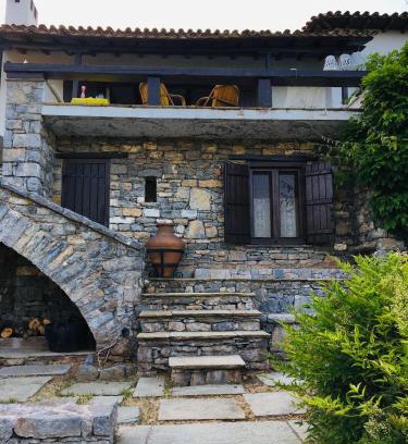 Pella Region Villa | Lito's dream villa by the sea!