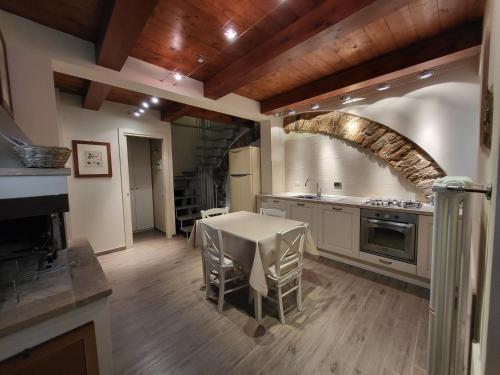 Guzman Apartment | Litos