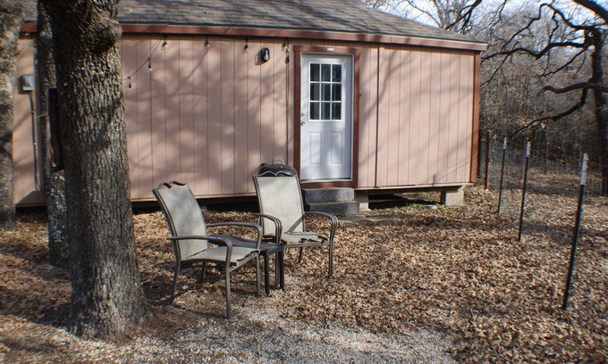 Perry Cabin | Little Country Cabin near Waco Surf