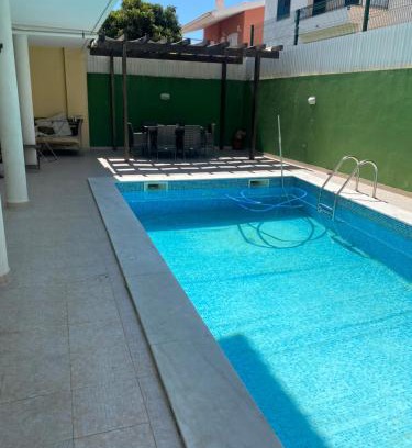 Linda-a-Pastora House | Little double room in a House with pool near the beach