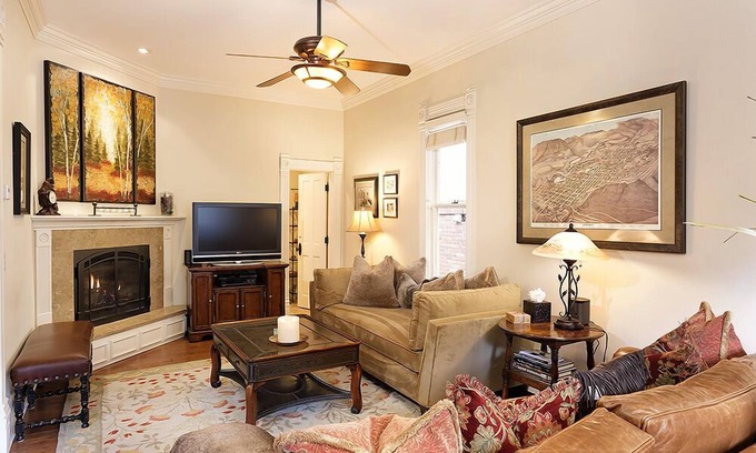 Aspen House | Little Jewel | Charming Private Home w/views Aspen Mountain & BBQ, 4 Blocks from the Gondola