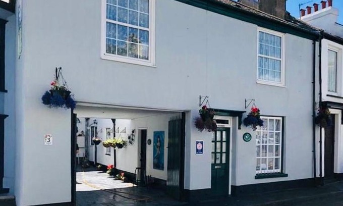 Dawlish House | Little Mermaid Cottage