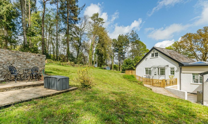 Honiton House | Little Whitehayes - One Bedroom House, Sleeps 2