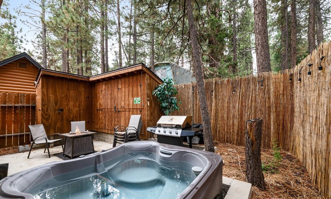 Big Bear Cabin | Littlefoot Cabin - Tranquility awaits at this cozy home with Hot Tub!