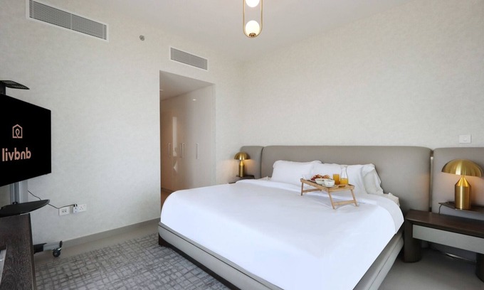 Za'abeel 2 Apartment | Livbnb-3BR Suite next to Dubai Mall with Burj View