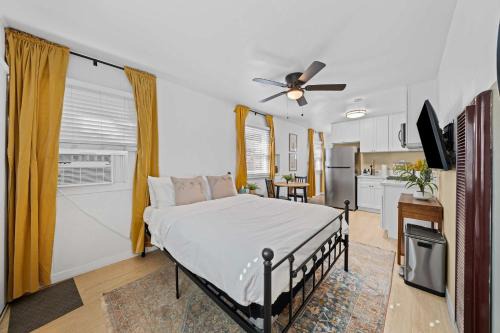 Pacific Beach Apartment | Live like a local - Studio with huge backyard
