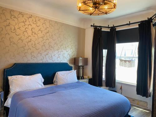 Mission District Apartment | Live the Mission Valencia Vibe! Stylish Apartment, Steps from Top Spot