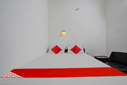Alappuzha Hotel | Live with ALP104