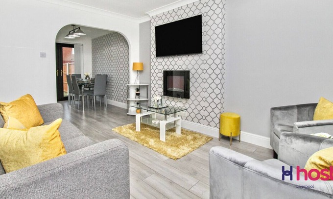 Liverpool House | Liverpool Family Home | Parking | Near Hospital