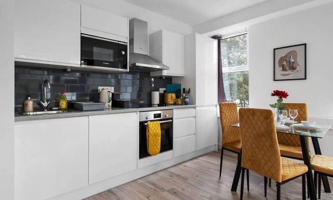 Aylesbury Apartment | Livestay Modern One Bed Apartment in Aylesbury6