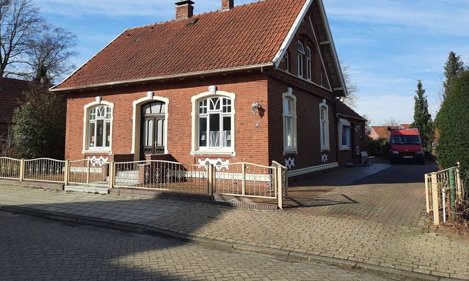 Rhauderfehn House | Living in the captain's house with sauna and terrace