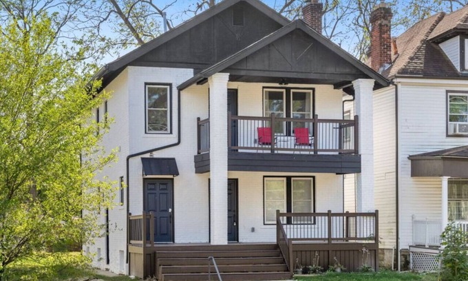 Columbus Apartment | Livingston Lounge - Modern, Convenient, 2BR