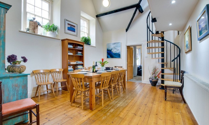 Llanbedrog Apartment | Llety'r Plas - Five Bedroom Apartment, Sleeps 8
