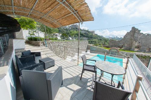 Pontone Apartment | Lo Smeraldo Private Pool Villa Ravello by ElodeaGroup
