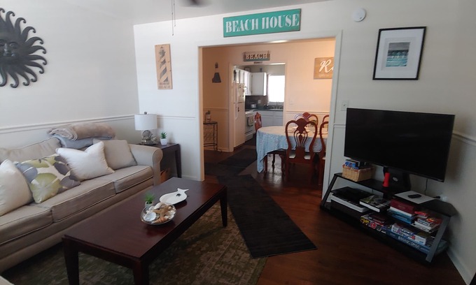 Tybee Island Apartment | Local Paradise