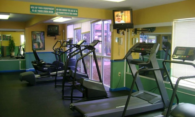 Florida Central Atlantic Coast Hotel | Located 3 miles from the Walt Disney World Resort.