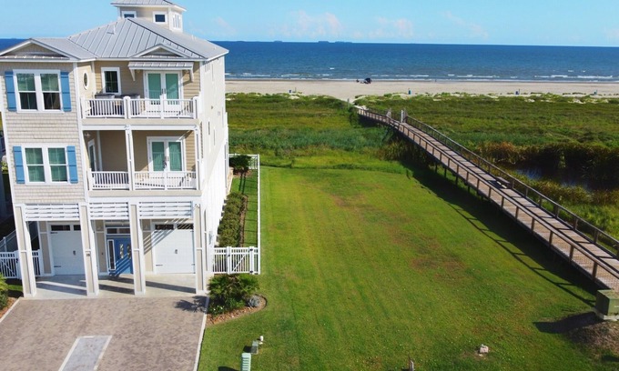 Galveston House | Located in Galveston at Grand Beach │HIGHEST RATED HOUSE │BEACHFRONT │Elevator