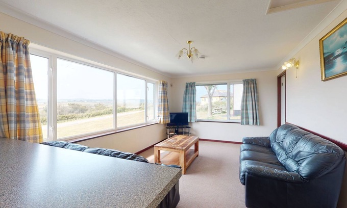 Hayle Cottage | Located just a short walk from the three miles of beach that runs from Hayle Estuary to Godrevy