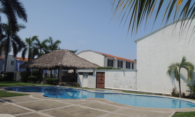 Ixtapa Condo | Located one and a half blocks from the commercial area. 4 blocks from the beach.