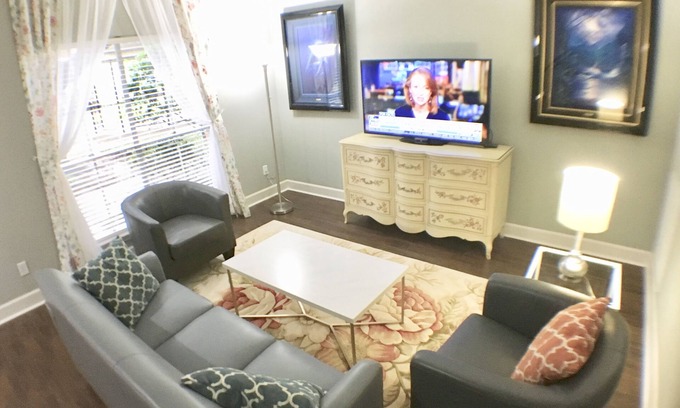 Energy Corridor House | Location and super clean 2 bedroom townhome
