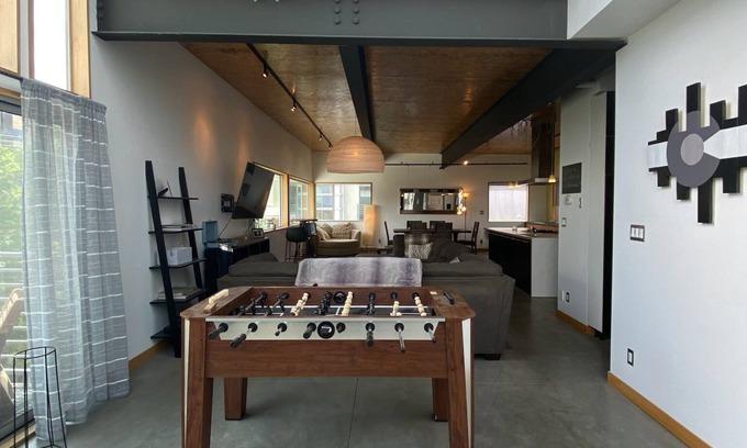 Highland House | Location, location, location! Perfect for entertaining in the Mile High State!