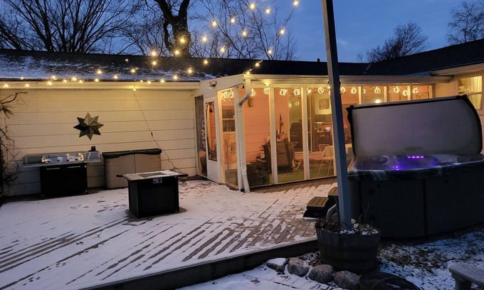 Ashwaubenon House | Location, Location ~ Perfect Location. Walking distance to NFL Draft