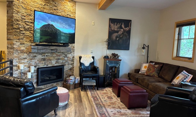 Breckenridge Condo | LOCATION, LOCATION! Updated Unit