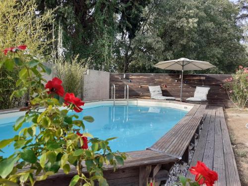 Lauris House | Location saisonnière avec piscine et terrasse au pied du luberon