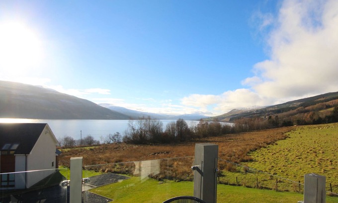 Fearnan House | Loch side holiday home with stunning views