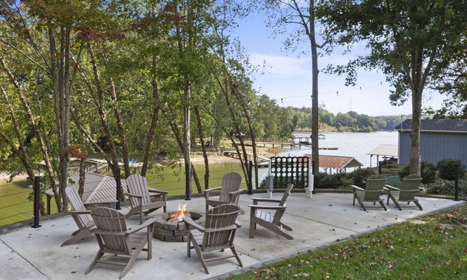 Troutman House | Lockhard Hideaway
