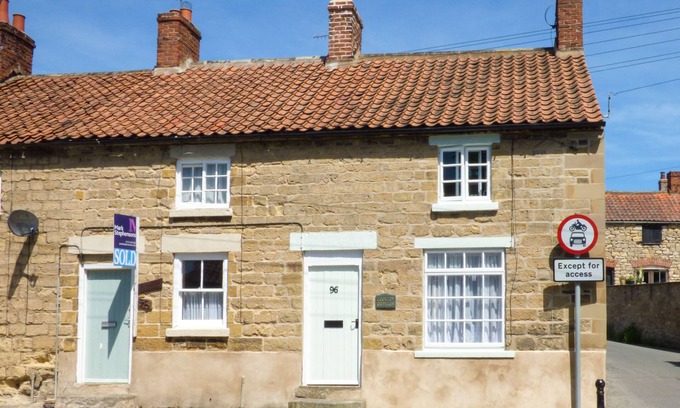 Pickering Cottage | LOCKTON COTTAGE, family friendly, with open fire in Pickering