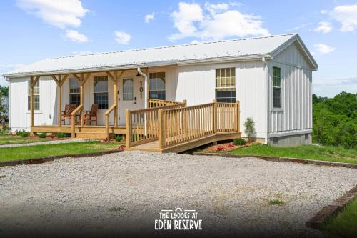 Williamstown House | Lodge 101 at Eden Reserve Near Ark