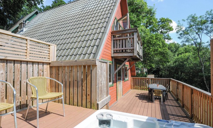 Liverton Cottage | LODGE 47 - PRIMROSE LODGE, pet friendly, with pool in Chudleigh