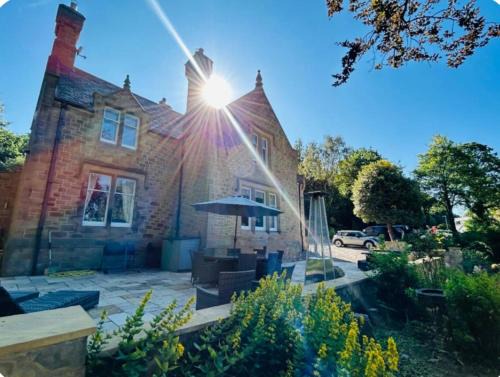 Gateshead House | Lodge - Sleeps 18 pet friendly & free parking
