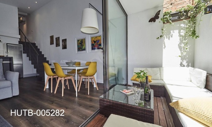 La Nova Esquerra de l'Eixample Apartment | Loft Miro Apart Barcelona