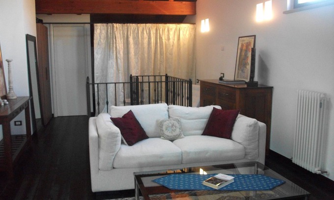 Busseto Apartment | LOFT MODERNO CON VISTA CAMPANILE