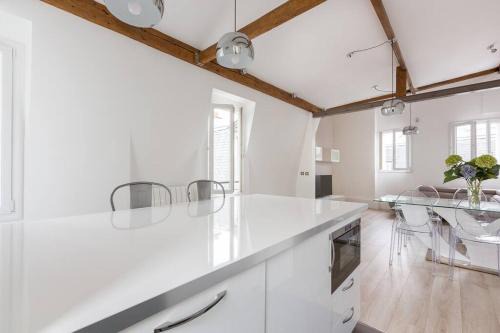 Quartier Sainte-Marguerite Apartment | Loft refait à neuf en dernier étage 2 chambres